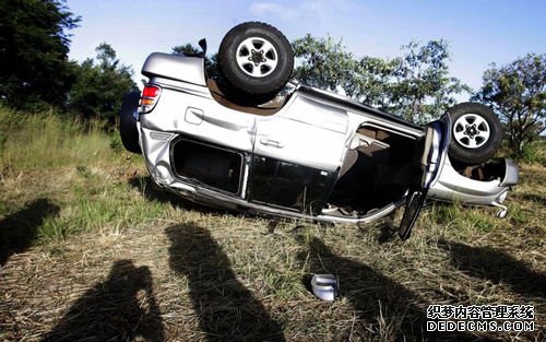 津巴布韦总理称上周车祸是意外